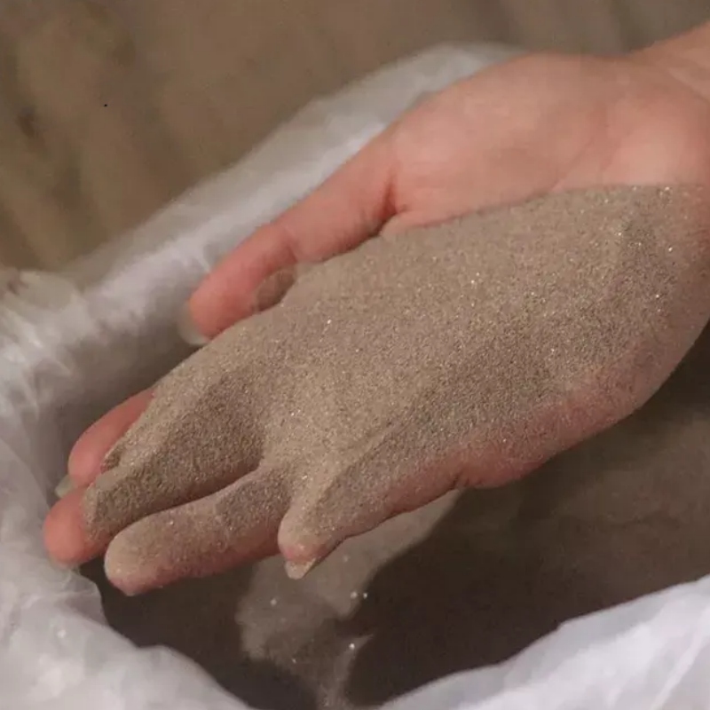 Feuerfester Zirkonsand mit einem Schmelzpunkt von 2340 °C für Hochtemperaturöfen